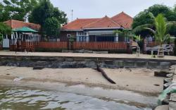 Shoreside Semat, Beachfront Villa