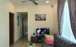 1st Island Homestay @ Bayan Baru 