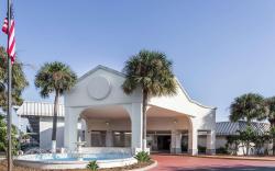 Days Inn by Wyndham St. Petersburg / Tampa Bay Area
