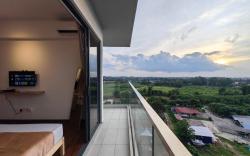 K Avenue Comfort Suite 4 Pax (5 mins to Airport)