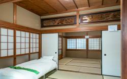 Igokoro・10 minutes to Wakayama City Station・1 minute walk to Koko Station・Accommodates 12 people