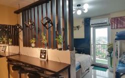 Cozy studio unit near mactan airport with balcony