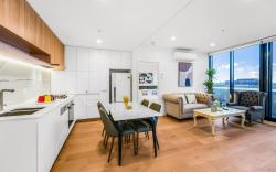 StayAU Spacious 2BR Stunning Sunset Views