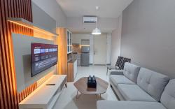 Minimalis 2BR Benson Supermall Mansion By Travelio