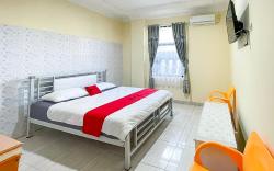 RedDoorz near Grage Mall Cirebon