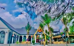 Jaosamut Sleepbox & Seafood Maharat Beach Songkhla