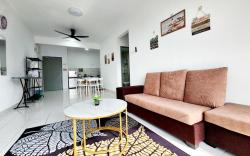 Malacca 8pax Entire Homestay