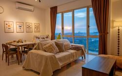 Afiniti 2BR Cozy Giant Bear Home 5 Min -> Legoland