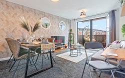 Desert Oasis 2Bed 2Bath | Free Parking & Netflix