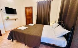Caroline Guest House 07