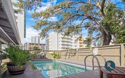 Roami at Downtown Retreat |Near South Beach w/Pool