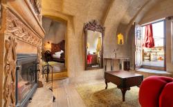Elysion Cave Suites