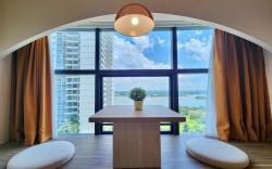 Sea View Morandi Cinema Couple Suites CG Amberside