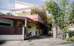 RedDoorz @ Hening Homestay