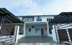 KLIA Sepang Charming 4-Bedroom Blissful Homestay