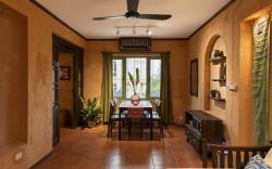 Hanoi Old Quarter Apt: Bathtub, A/C+Wifi+Netflix