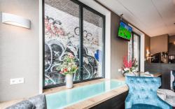 Melrose Hotel 