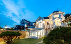 Gyeongju Sky Lake Pool Villa