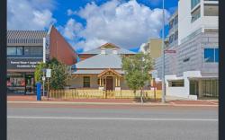 Emu Backpackers Perth - note - Valid Passport required for check in