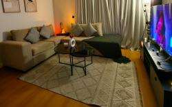 Modern 1BR, 60" 4K TV, Spacious, Self-Entry