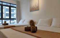 K Avenue Comfort Studio (5 mins to Airport)