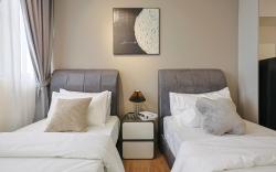 Earthy Style Studio With Pool By Nexx Field