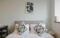 Simple Modern Style 2 Pax Studio By Nexx Field
