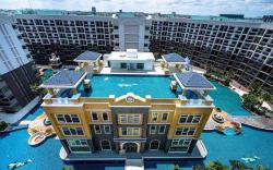 Arcadia Beach with Garden Pool in Pattaya City Center