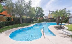 ROCIO - Nice house in urbanisation with shared swimming pool and free Wifi