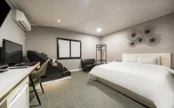Gunsan Hotel May