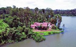 Walnut Estate Stay