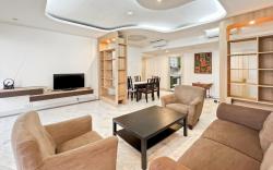 Large & Luxury Menteng Apt 3BR with Pool and Gym 