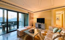 Brown Stone - Versace five Star Residence