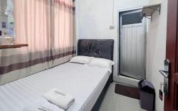 Penginapan Dheas Mitra RedDoorz