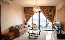 Homely Marina View 3BR Permas Bathtub & Seaview
