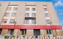 Townhouse OAK Hi5 Hotel Navayug