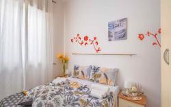 Villa Soleya with Climate and Parking in Torre Lapillo