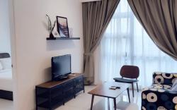 The Robertson 2br Bukit Bintang free pool parkingg