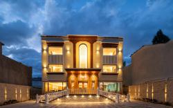 CHARMWOOD HOTEL