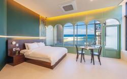 Gangneung Leventia Pool Villa