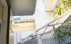 Dechill House