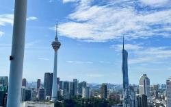 The Luxe Twin Towers Landscape Hotel