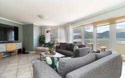 Beachfront Villa Sea Breeze, Hout Bay, Cape Town