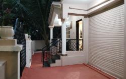 Getaway Family Homestay 2min walk to Arossim Beach