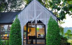 Brick Box Pool Villa Café & Restaurant