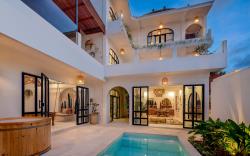 Casa Amor by GORO