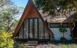 Vạn Tùng Homestay & Café