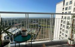 Cozy Studio 5 Mins to Sky Ranch w/ Pool & View