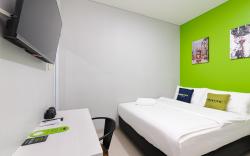 Urbanview Green Lake Sunter Residence