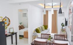 Cozy Crib Suite Condo w/ Balcony Pool & Gym